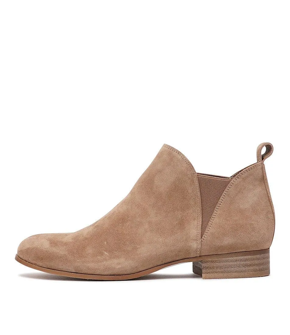 Foe Light Choc Suede Chelsea Boots